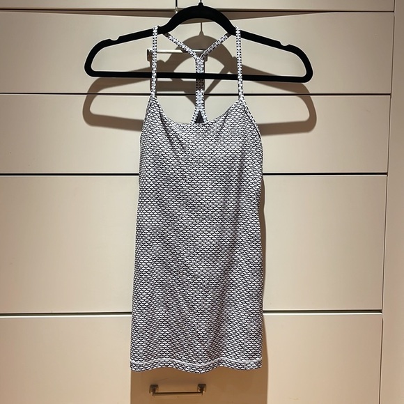 Lululemon Razorback tank - Picture 6 of 10